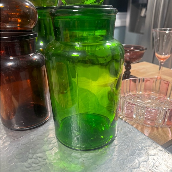 Vintage emerald green glassware - Picture 3 of 3